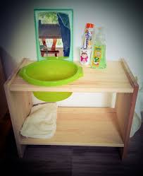 Diy Waschtisch Aus Ikea Regal Damit Kann Sich Dein Kleinnkind Selbst Waschen Und Die Zahne Putzen Montess Montessori Raum Ikea Montessori Kinder Badezimmer