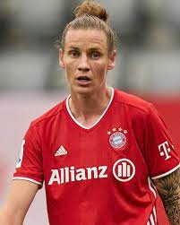 She made her 0.5 million dollar fortune with world cup & olympics. Simone Laudehr