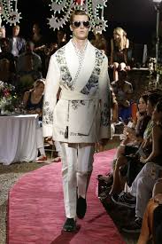 A luxury brand that is distinguished by. Epingle Sur Dolce Gabbana Alta Moda