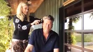However, she just picked up the brush to define her eyebrows, which means she was wearing no makeup. The Voice Blake Shelton Jokes Gwen Stefani Is His Most Expensive Hair And Makeup Artist Wkyc Com