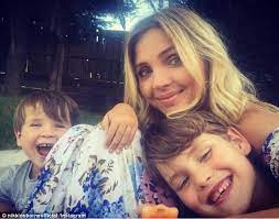 Delvene delaney (born 26 august 1951) is an australian actress and television presenter. Nikki Osborne On Finally Playing Delvene Delaney Daily Mail Online