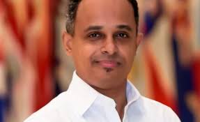 Misael Rincón présente l'exposition "3 en Uno" à New York