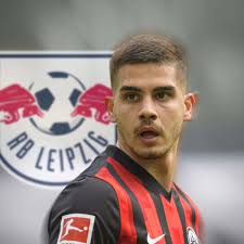 Whatever the season holds, face the challenge in the rb leipzig home shorts 21/22 by nike. Eintracht Frankfurt Andre Silva Wechselt Nach Leipzig Und Nennt Grunde Eintracht