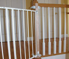 2 installation posts 6 brackets for round and square banisters 4 security straps 12 wood screws (optional use). Stairway Gate Installation Kit Kidco