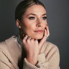 Stefanie giesinger, lena gercke, rebecca mir, larissa marolt: Lena Gerckes Neue Beauty Kollektion Soll Die Schonheit Einer Frau Unterstreichen Nicht Ubermalen Vogue Germany