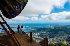 Once you reach the top of the boardwalk there are two possible ways to hike down the mountain, both varying in lenght. How To Climb The Stairway To Heaven Haiku Stairs Hawaii