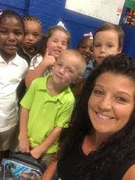 Meredith Bowles's Instagram, Twitter & Facebook