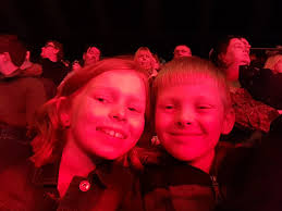 Diana Ritchie (@dianarichtea)