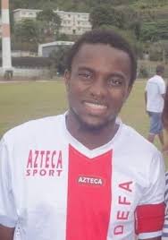 Mohamed Abdermane à L'Excelsior Le joueur du Sdefa rejoint le sud sauvage  sous les couleurs oranges et noirs du club phare de la ville de Saint  Joseph Placé cette saison sous les