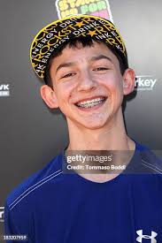 47 Skateboarders Mitchie Brusco Photos & High Res Pictures