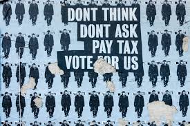 Mit zwei bekannten gründete er »brand new bundestag« (bnb). Brand New Bundestag Guerrilla Foundation