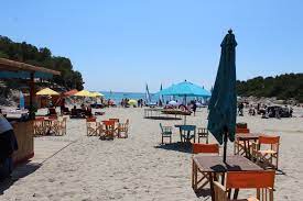 Sur Les Lieux De Tournage De La Serie Camping Paradis Office De Tourisme De Martigues