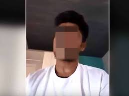 Bei einer messerattacke auf passanten am würzburger barbarossaplatz polizeiautos stehen in der innenstadt am tatort. Amoklauf Bei Wurzburg Von Afghanen 17 In Wurzburg Is Veroffentlicht Bekennervideo Politik