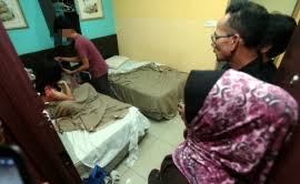 Spelling in turkish, halvet) has several meanings in sufism, islamic jurisprudence, and the druze religion, which in some way derive from the concept of being alone or withdrawing from the world. Pasangan Remaja Ditangkap Khalwat