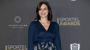 Aujourd'hui, jean dujardin et nathalie péchalat se sont éloignés discretement des médias pour vivre tranquilement leur amour. Nathalie Pechalat Confirme Attendre Son Deuxieme Enfant Avec Jean Dujardin Photos Magicmaman Com