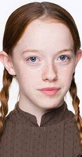 Regardless of her marital status, we are rooting for her. Amybeth Mcnulty Bio Age Nationality Parents Net Worth Movies Height Boyfriend Twitter Teeth