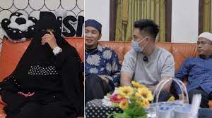 Maybe you would like to learn more about one of these? Tubuh Baim Wong Dihuni Hal Aneh Suami Paula Verhoeven Diminta Rukyah Imbas Bikin Indadari Mual Banjarmasin Post