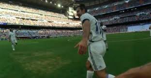 Beim legendenkick von real madrid trägt roberto carlos eine kamera am trikot. Roberto Carlos Real Total
