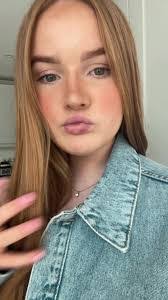 Lilly Cassidy's Instagram, Twitter & Facebook