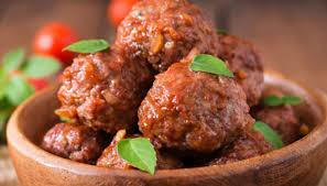 Il pollo piace a tutti, grandi e piccini, ed è per questo che le ricette di pollo non si contano. Polpette Di Carne In Umido Secondo Facilissimo E Ricco Di Sapore