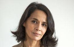 Sophia Aram : Les journalistes du « Parisien » demandent l'arrêt des  chroniques de l'humoriste