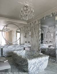 Hotel De Crillon L Incroyable Renovation Du Mythique Palace Parisien Elle Decoration Palace Parisien Salle De Bain En Marbre Noir Salle De Bain Luxe