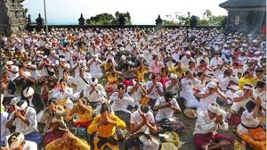 Pagerwesi is the day when the balinese strengthen their minds and souls against evil forces. Memagari Diri Saat Hari Raya Pagerwesi Ini Yang Mesti Dilakukan Tribun Bali