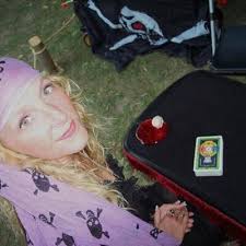 Shelby Powell (@magicseashel)