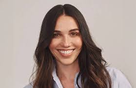 Kelly Tocco's Instagram, Twitter & Facebook