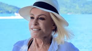 Ana Maria Braga explica ausência na TV: "Bactéria do litoral subiu a serra" 
