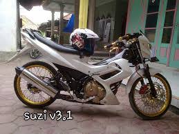 Modifikasi motor supra x125r warna hitam putih. Modifikasi Motor Satria Fu Warna Hitam Putih Modifikasi Motor Terbaru 2021