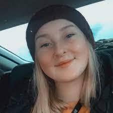 Beth Ashbrook's Instagram, Twitter & Facebook