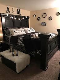 Black and white bedding is a great idea for the most contemporary men pads. Pin By Sheila Quick On Family Goals Master Bedroom Furniture Master Bedrooms Decor Bedroom Decor