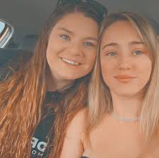 Please tell your children about Lizzie McGuire and Sharpay Evans. ‼️ (🎥:  TikTok)