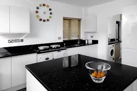 Therefore, giving personalized kitchenware is something increasingly popular nowadays.: Plan De Travail Granit Noir Synonyme D Elegance Et De Resistance Maison 2018 Kitchen Design White Gloss Kitchen Kitchen