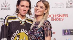 Dominique rinderknecht und model tamy glauser sind mehr als nur gute freundinnen. Schweiz Tamy Glauser Will In Den Nationalrat Von Millionaren Tv Ansagern Volkshelden Und Gescheiterten Sportlern