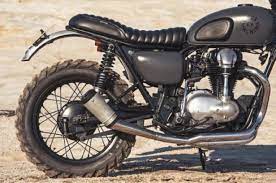 Deus Ex Machina Turned A 100 Piece Of Junk Into This Awesome Motorcycle Motorcycle Hunter Gatherer Cafe Racer Style