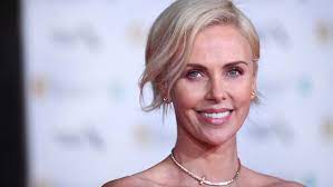 Charlize theron was born on august 7, 1975, and raised on a farm near johannesburg, south africa. Charlize Theron Net Worth Awards And Earnings In 2021 Otakukart