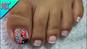 Manicura de uñas uñas de los pies bonitas disenos de unas. Decoracion De Unas Para Pies Mariposa Y Flores Flowers Nail Art Butterfly Nail Art Nlc Youtube