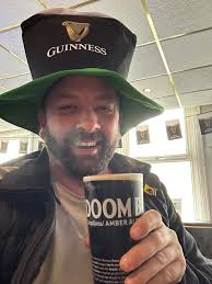 At 44 years old my taste buds have finally matured enough to enjoy  Guinness. I feel reborn. Tonight I bought Guinness original due to my new  Guinness drinker ineptitude... The thing is,