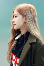 L c • 135 pins. Here Are 30 Photos Of Blackpink Rose S Incredibly Beautiful Side Profile For You To Marvel At Koreaboo