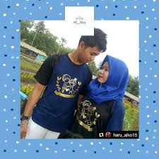Anda juga bisa berbaju couple bersama sahabat terdekat anda. Baju Couple Posts Facebook