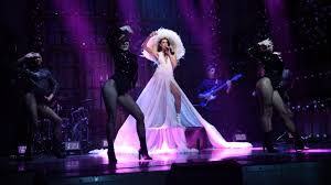 Billboard baby, dua lipa make 'em dance when it come on everybody lookin' for a dance floor to i got you, moonlight, you're my starlight i need you all night, come on, dance with me i'm levitating you. Watch Dua Lipa Perform Don T Start Now And Levitating On Snl Pitchfork