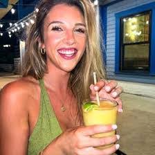 Alexandra Bobo's Instagram, Twitter & Facebook