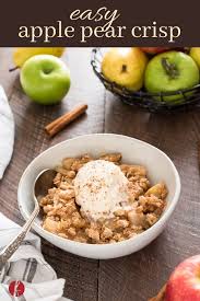 Easy Apple Pear Crisp Is A Combination Of Sweet Apples Juicy Pears And Warm Cinnamon Topped With A Golden Brow Apple Pear Crisp Pear Crisp Pear Crumble Recipe