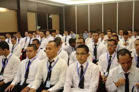 Sekolah ini merupakan perguruan tinggi ikatan dinas yang memberikan jenjang karir yang menjanjikan serta bergaji tinggi. Terbaru Gaji Lulusan Stpn D1