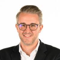 Alex Thies's Instagram, Twitter & Facebook