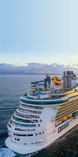 Independence Of The Seas Fomo Does Not Happen Here Whether You Re Jumping Into A Virtual Reality Independence Of The Seas Royal Caribbean Cruise Cruise Ship
