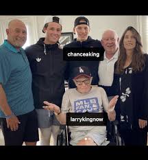 Larry king is going public with the news that he has a son — larry king jr., no less — he didn't acknowledge for 33 years. Larry King S Double Tragedy Loses Two Children Weeks Apart Hello