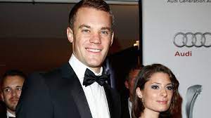Welttorhüter manuel neuer und kathrin gilch gehen getrennte wege: Manuel Neuers Kathrin Friseurin Ohne Star Alluren Promiflash De